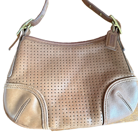 Vintage Coach Legacy Court‎ 9217 Perforated Leather Hobo Shoulder Bag Purse - Picture 2 of 15
